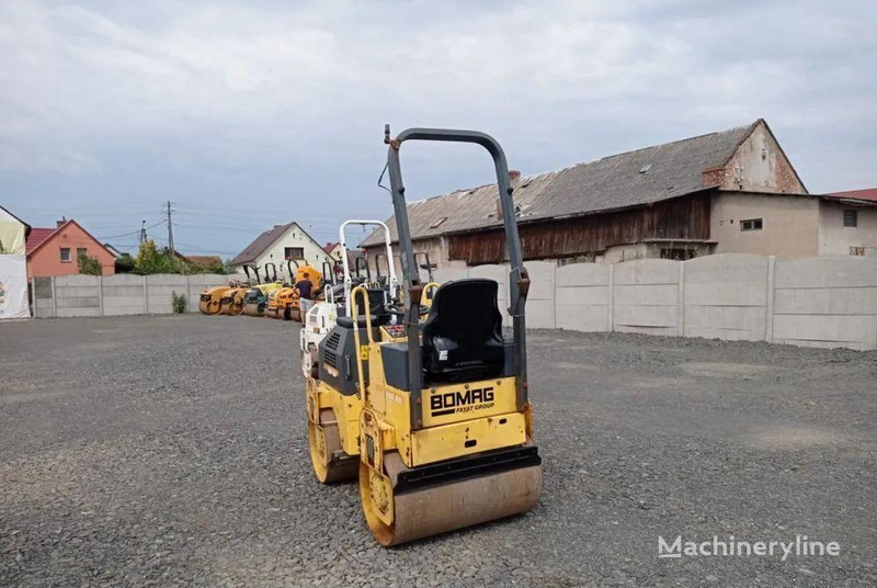 Bomag BW 100 road roller - Ваљак: слика 4 Bomag BW 100 road roller - Ваљак: слика 4