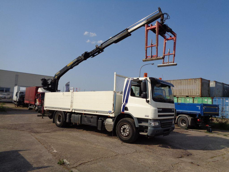 DAF AE 75/360 nur 181900 km Pal.12001L TAHK - Камион со платформа, Камион со кран: слика 1 DAF AE 75/360 nur 181900 km Pal.12001L TAHK - Камион со платформа, Камион со кран: слика 1