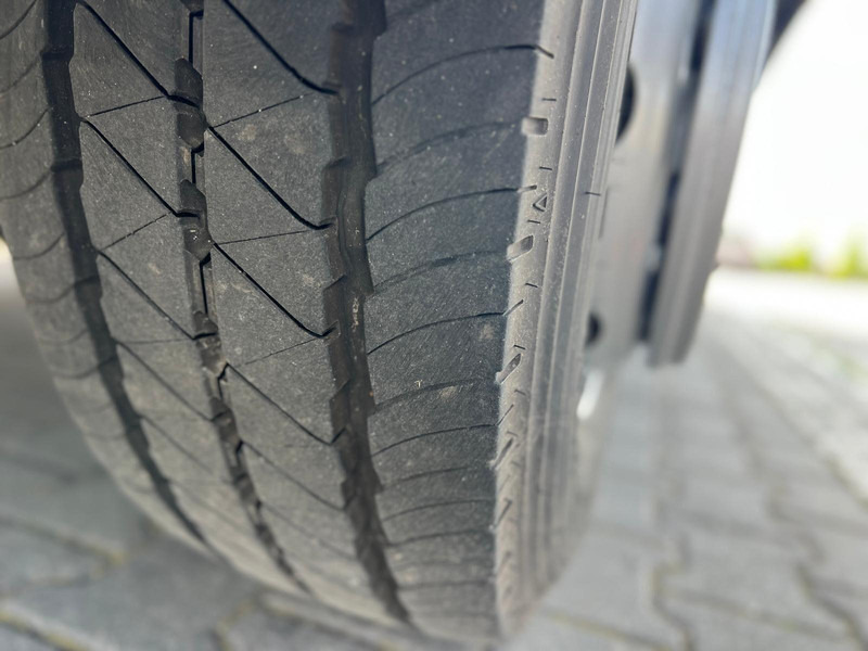 Камион сандучар DAF LF 210 12.210 CONTAINER+LIFT 1500 kg 1.HAND: слика 12 Камион сандучар DAF LF 210 12.210 CONTAINER+LIFT 1500 kg 1.HAND: слика 12