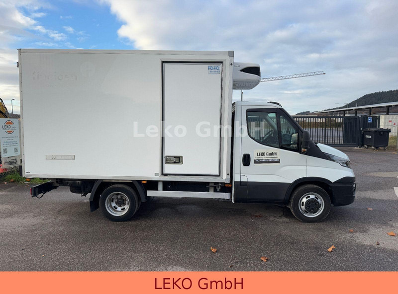Комбе ладилник Iveco Daily 335C14: слика 8
