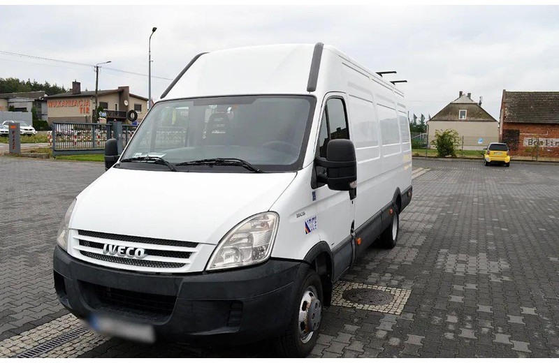 Iveco Daily 35C15 Blaszak L4H2 Brygadówka 6-seater Doka Dubel Cabin - Минибус, Патничко комбе: слика 2 Iveco Daily 35C15 Blaszak L4H2 Brygadówka 6-seater Doka Dubel Cabin - Минибус, Патничко комбе: слика 2