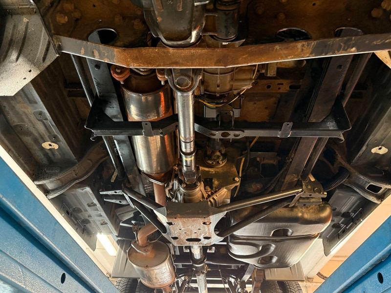 Комбе со отворен сандак, Комби со двојна кабина Iveco Daily 35C15 flatbed: слика 15