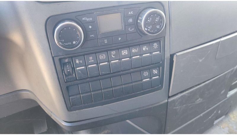 MAN TGX 18.265 Lowdeck - MEGA - Камион влекач: слика 5 MAN TGX 18.265 Lowdeck - MEGA - Камион влекач: слика 5