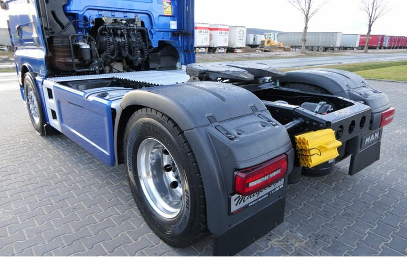 Камион влекач MAN TGX 18.510 XXL: слика 12