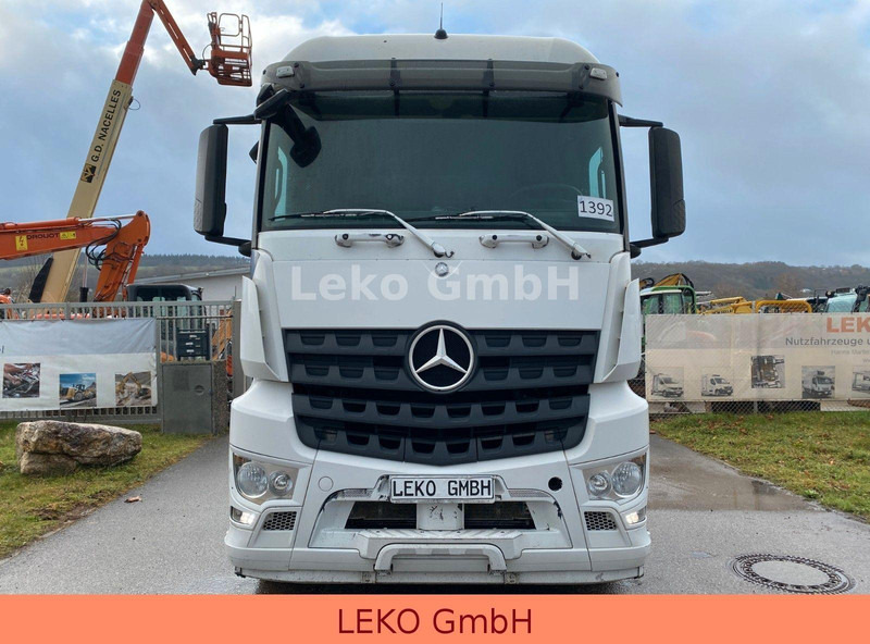 Mercedes-Benz Arocs 4x4 Euro 6 Kipphydraulik - Камион влекач: слика 2 Mercedes-Benz Arocs 4x4 Euro 6 Kipphydraulik - Камион влекач: слика 2