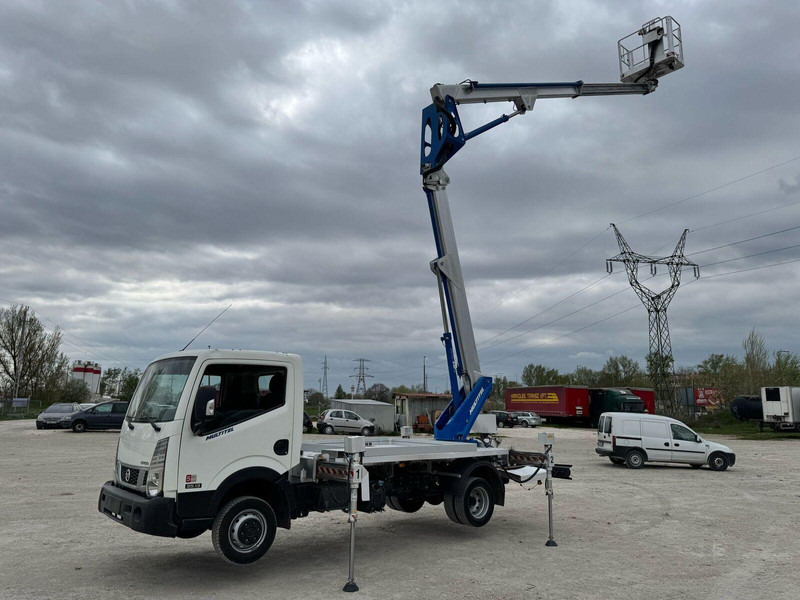 Nissan Cabstar NT400 Multitel HX 200 - 22m - Комбе: слика 2 Nissan Cabstar NT400 Multitel HX 200 - 22m - Комбе: слика 2