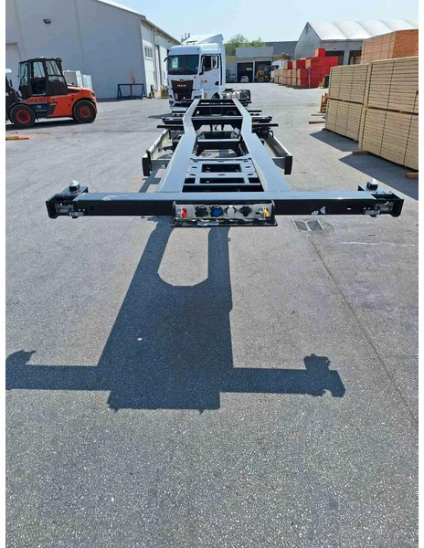 Krone SE BOX LINER - Транспортер на контејнер/ Полуприколка со променливо тело: слика 5 Krone SE BOX LINER - Транспортер на контејнер/ Полуприколка со променливо тело: слика 5