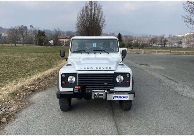 Land Rover Defender 110 - 2.2 Td4 4x4 Platós - Комбе со отворен сандак: слика 3 Land Rover Defender 110 - 2.2 Td4 4x4 Platós - Комбе со отворен сандак: слика 3