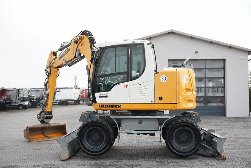 Liebherr 910 COMPACT LITRONIC / KOPARKA KOŁOWA / KLIMATYZACJA / KAMERA - Багер на тркала: слика 2 Liebherr 910 COMPACT LITRONIC / KOPARKA KOŁOWA / KLIMATYZACJA / KAMERA - Багер на тркала: слика 2