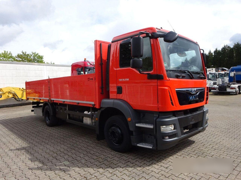 MAN 15.250 TGM Flatbed - Камион со платформа: слика 4 MAN 15.250 TGM Flatbed - Камион со платформа: слика 4
