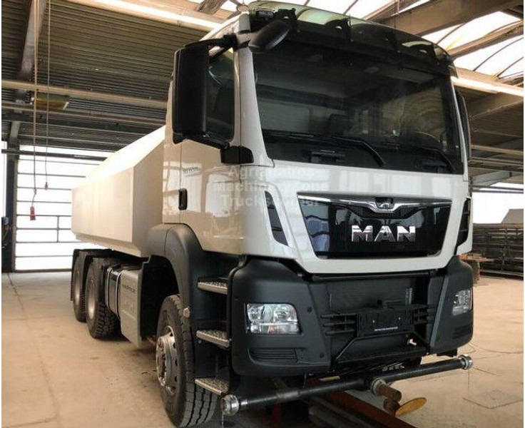 MAN TGS 33.500 - Камион цистерна: слика 2 MAN TGS 33.500 - Камион цистерна: слика 2