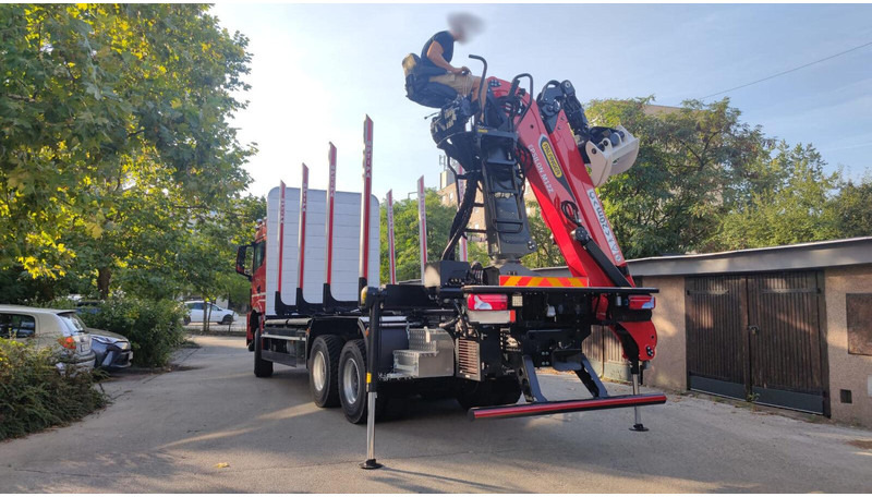 Нов Камион за дрва, Камион со кран за транспорт на дрва MAN TGS 33.520: слика 12