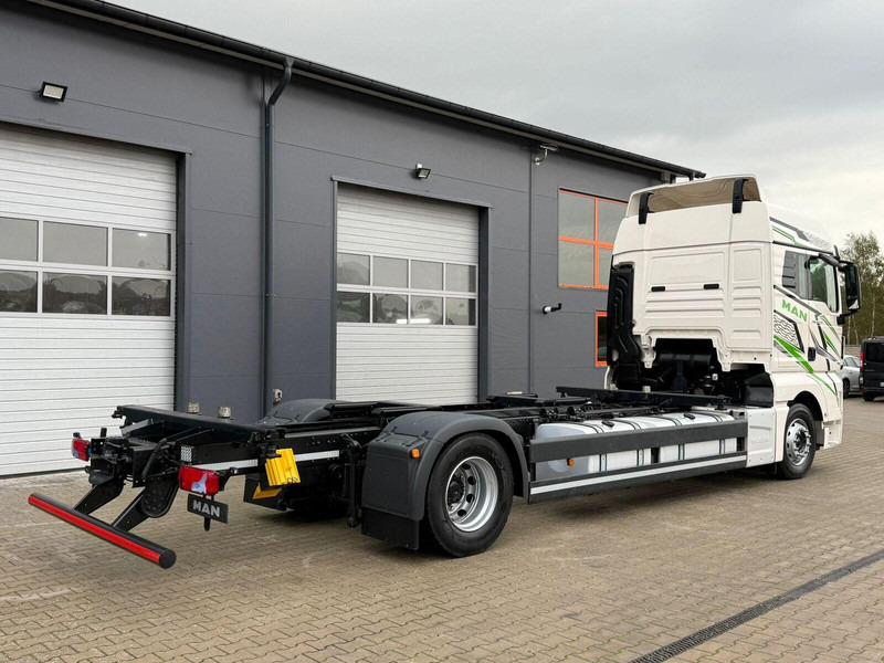 MAN TGX 18.470 // Przebieg 252 tyś. km !!! // Ciężarówka jak nowa // - Камион со кабинска шасија: слика 4 MAN TGX 18.470 // Przebieg 252 tyś. km !!! // Ciężarówka jak nowa // - Камион со кабинска шасија: слика 4