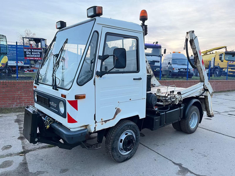 MULTICAR M26 Profi Line - Skip loader truck - Камион за подигање контејнери: слика 1 MULTICAR M26 Profi Line - Skip loader truck - Камион за подигање контејнери: слика 1
