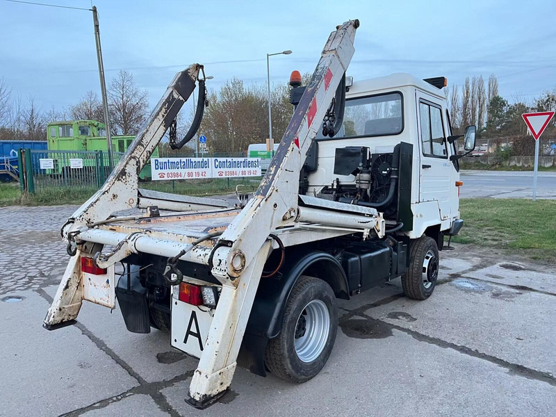 MULTICAR M26 Profi Line - Skip loader truck - Камион за подигање контејнери: слика 3 MULTICAR M26 Profi Line - Skip loader truck - Камион за подигање контејнери: слика 3