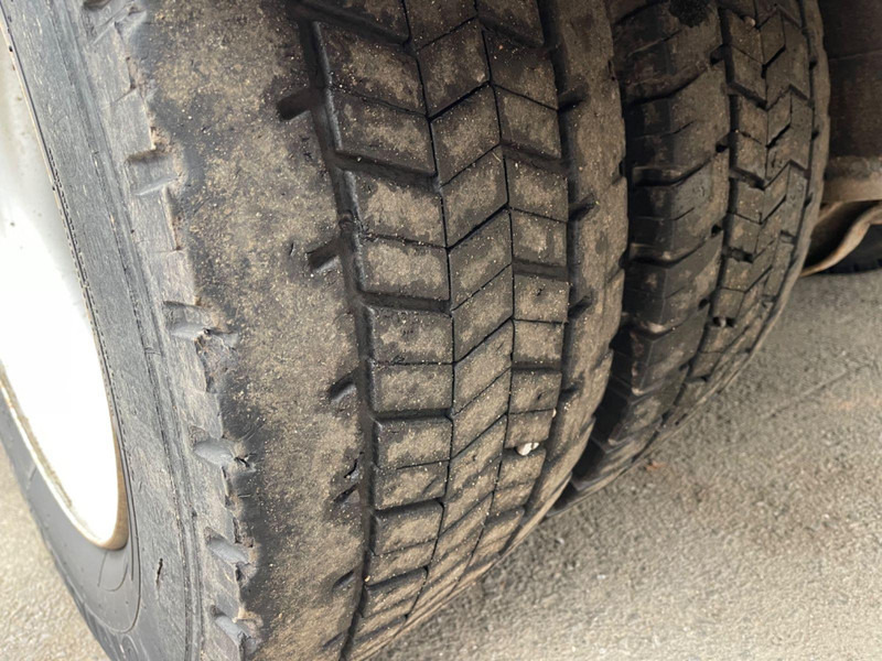 Лизинг на Mercedes-Benz 1833 Absetzkipper Bluetec 5 Klima 2 Hand Orig Km Mercedes-Benz 1833 Absetzkipper Bluetec 5 Klima 2 Hand Orig Km: слика 8 Лизинг на Mercedes-Benz 1833 Absetzkipper Bluetec 5 Klima 2 Hand Orig Km Mercedes-Benz 1833 Absetzkipper Bluetec 5 Klima 2 Hand Orig Km: слика 8