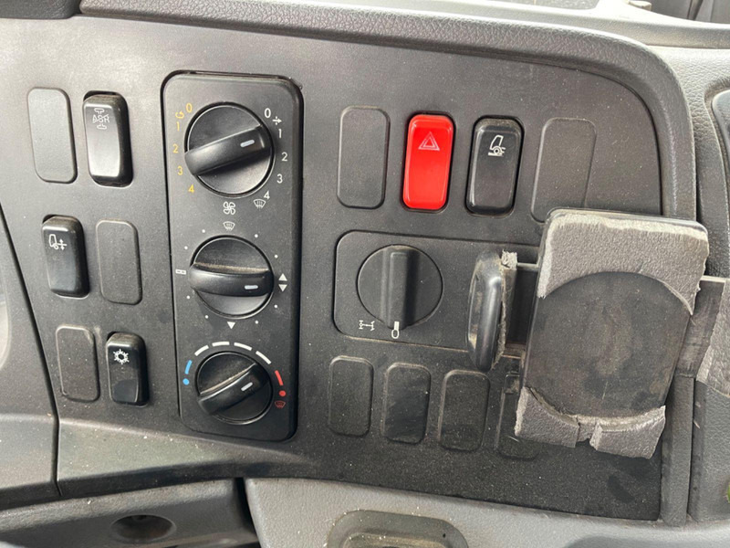 Лизинг на Mercedes-Benz 1833 Absetzkipper Bluetec 5 Klima 2 Hand Orig Km Mercedes-Benz 1833 Absetzkipper Bluetec 5 Klima 2 Hand Orig Km: слика 15 Лизинг на Mercedes-Benz 1833 Absetzkipper Bluetec 5 Klima 2 Hand Orig Km Mercedes-Benz 1833 Absetzkipper Bluetec 5 Klima 2 Hand Orig Km: слика 15