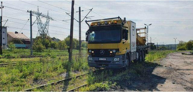 Mercedes-Benz 3344 SRT SCHÖRLING Road Rail Railway Zweiweg - Камион со подигачка кошница: слика 4 Mercedes-Benz 3344 SRT SCHÖRLING Road Rail Railway Zweiweg - Камион со подигачка кошница: слика 4