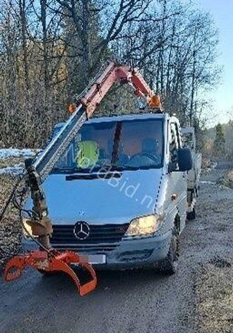 Mercedes-Benz 413 - Doka tipper+crane with gripper - Кипер, Камион со кран: слика 1 Mercedes-Benz 413 - Doka tipper+crane with gripper - Кипер, Камион со кран: слика 1