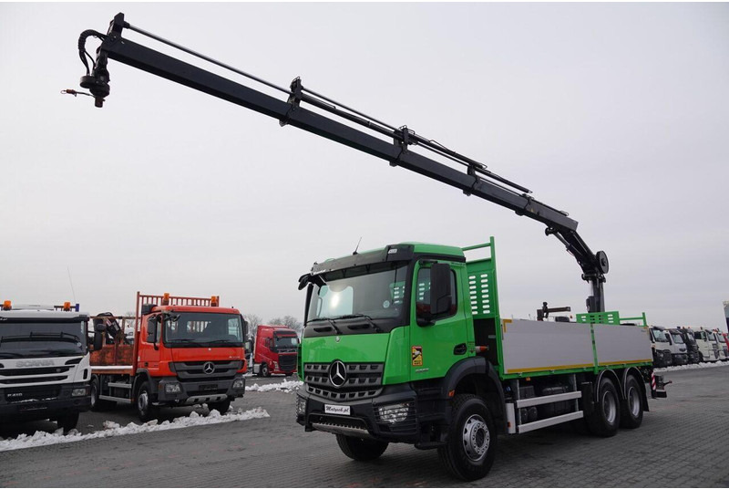 Mercedes-Benz AROCS 2636 / 6x4 / SKRZYNIOWY- 6,5 M / + HDS HIAB 4x wysów: 13 m - Камион со платформа, Камион со кран: слика 2 Mercedes-Benz AROCS 2636 / 6x4 / SKRZYNIOWY- 6,5 M / + HDS HIAB 4x wysów: 13 m - Камион со платформа, Камион со кран: слика 2