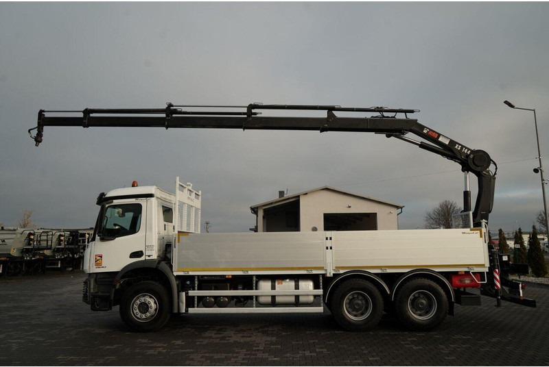 Mercedes-Benz AROCS 2640 / 6x4 / SKRZYNIOWY - 6,5 M / HDS HIAB 144 / wysów: 12 - Камион со платформа, Камион со кран: слика 2 Mercedes-Benz AROCS 2640 / 6x4 / SKRZYNIOWY - 6,5 M / HDS HIAB 144 / wysów: 12 - Камион со платформа, Камион со кран: слика 2
