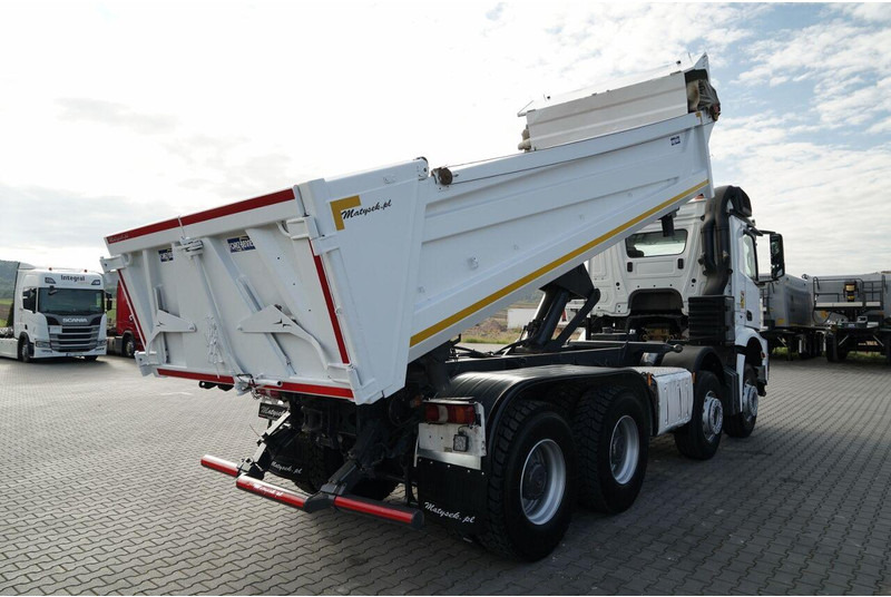 Mercedes-Benz AROCS 3243 / 8x4 / WYWROTKA DWUSTRONNA / HYDROBURTA / BORDMATIC - Кипер: слика 4 Mercedes-Benz AROCS 3243 / 8x4 / WYWROTKA DWUSTRONNA / HYDROBURTA / BORDMATIC - Кипер: слика 4
