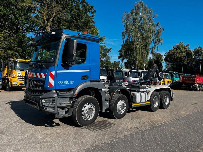 Mercedes-Benz AROCS 3246 8X4 ABROLLKIPPER HYVALIFT 26.57 - Камион со кука за подигање: слика 3 Mercedes-Benz AROCS 3246 8X4 ABROLLKIPPER HYVALIFT 26.57 - Камион со кука за подигање: слика 3