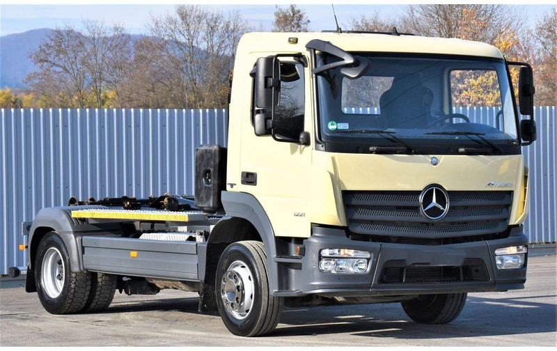 Mercedes-Benz ATEGO 1221 * ABROLLKIPPER * TOPZUSTAND - Камион со кука за подигање: слика 3 Mercedes-Benz ATEGO 1221 * ABROLLKIPPER * TOPZUSTAND - Камион со кука за подигање: слика 3