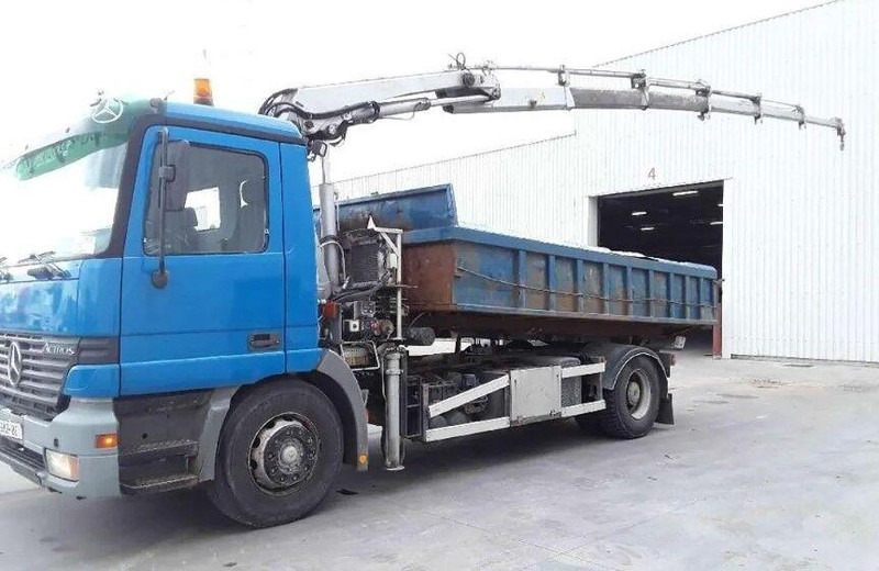 Mercedes-Benz Actros 1835 - Камион со платформа, Камион со кран: слика 1 Mercedes-Benz Actros 1835 - Камион со платформа, Камион со кран: слика 1