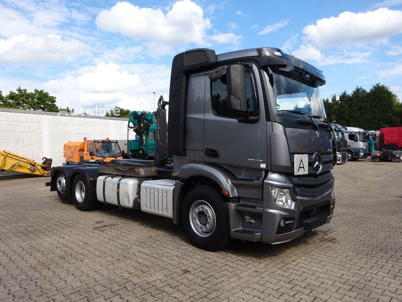 Mercedes-Benz Actros 2545 Hook lift truck 6x2 - Камион со кука за подигање, Камион со кран: слика 3 Mercedes-Benz Actros 2545 Hook lift truck 6x2 - Камион со кука за подигање, Камион со кран: слика 3