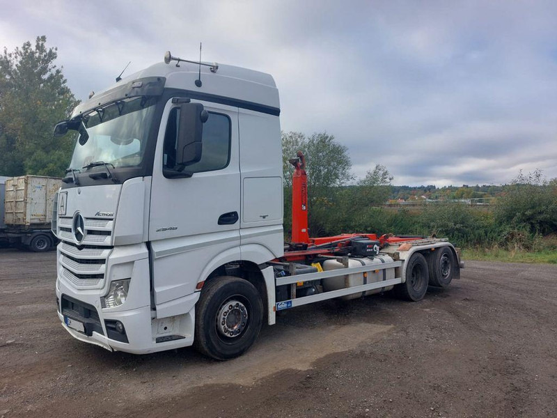 Mercedes-Benz Actros 2646 - Камион со кука за подигање: слика 1 Mercedes-Benz Actros 2646 - Камион со кука за подигање: слика 1