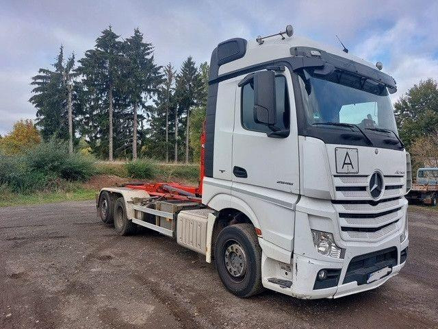 Mercedes-Benz Actros 2646 - Камион со кука за подигање: слика 2 Mercedes-Benz Actros 2646 - Камион со кука за подигање: слика 2