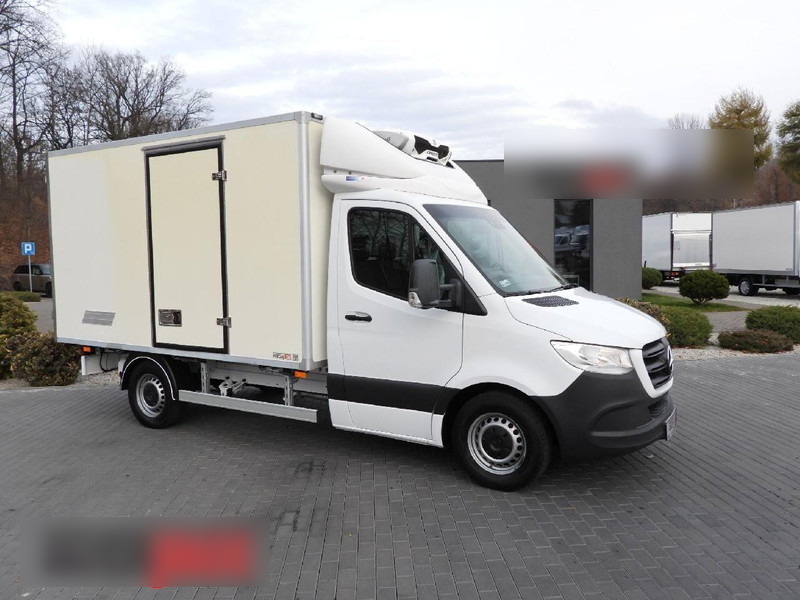 Mercedes-Benz SPRINTER 314 CHŁODNIA KONTENER -1*C TEMPOMAT NAWIGACJA KLIMATYZA - Комбе ладилник: слика 1 Mercedes-Benz SPRINTER 314 CHŁODNIA KONTENER -1*C TEMPOMAT NAWIGACJA KLIMATYZA - Комбе ладилник: слика 1