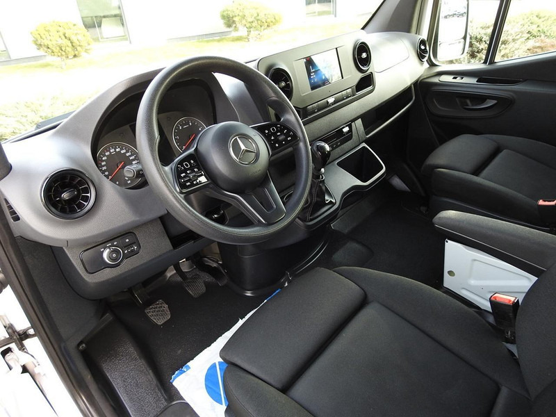 Mercedes-Benz SPRINTER 314 FURGON BRYGADÓWKA  6 MIEJSC TEMPOMAT KLIMATYZACJA - Минибус, Патничко комбе: слика 2 Mercedes-Benz SPRINTER 314 FURGON BRYGADÓWKA  6 MIEJSC TEMPOMAT KLIMATYZACJA - Минибус, Патничко комбе: слика 2