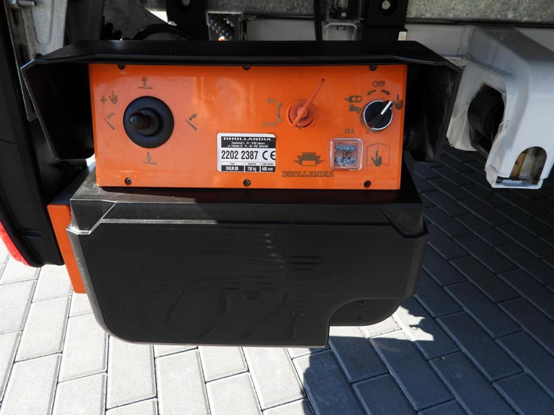 Комбе фургон Mercedes-Benz SPRINTER 315: слика 16