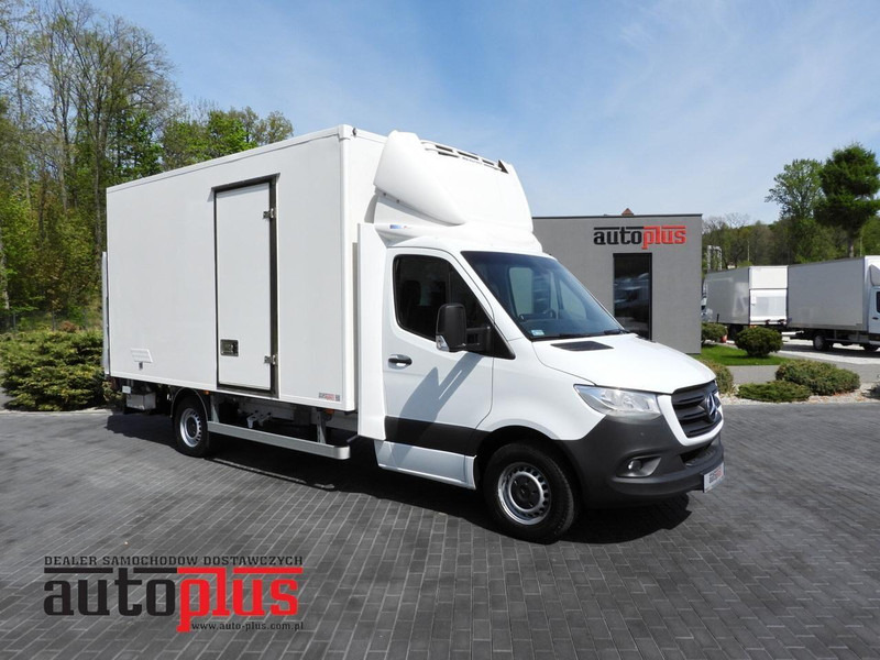 Mercedes-Benz SPRINTER 316 CHŁODNIA KONTENER 0*C WINDA 8 PALET TEMPOMAT PNEUMA - Камион ладилник: слика 1 Mercedes-Benz SPRINTER 316 CHŁODNIA KONTENER 0*C WINDA 8 PALET TEMPOMAT PNEUMA - Камион ладилник: слика 1