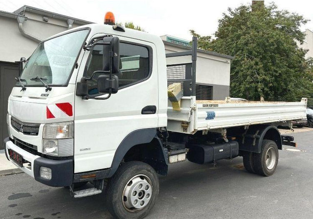 Mitsubishi Fuso 4x4 3 way tipper - Кипер: слика 1 Mitsubishi Fuso 4x4 3 way tipper - Кипер: слика 1