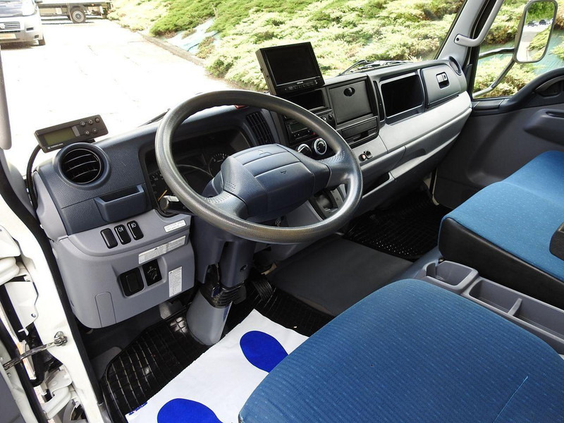 Mitsubishi Fuso CANTER FUSO 7C15 KONTENER CHŁODNIA WINDA 14 PALET -4*C ZASILANIE - Камион ладилник: слика 2 Mitsubishi Fuso CANTER FUSO 7C15 KONTENER CHŁODNIA WINDA 14 PALET -4*C ZASILANIE - Камион ладилник: слика 2