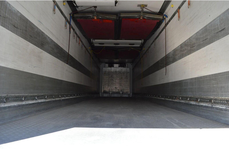 Schmitz Cargobull SKO 24REFRIGERATOR + LIFT ROLLER SHUTTER CARRIER VECTOR 1850Mtº - Полуприколка ладилник: слика 3 Schmitz Cargobull SKO 24REFRIGERATOR + LIFT ROLLER SHUTTER CARRIER VECTOR 1850Mtº - Полуприколка ладилник: слика 3