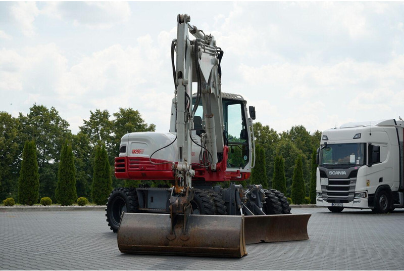 Takeuchi TB 295 W / KOPARKA KOŁOWA / 2016 ROK / PO KONTRAKCIE SERWISOWYM - Багер на тркала: слика 5 Takeuchi TB 295 W / KOPARKA KOŁOWA / 2016 ROK / PO KONTRAKCIE SERWISOWYM - Багер на тркала: слика 5