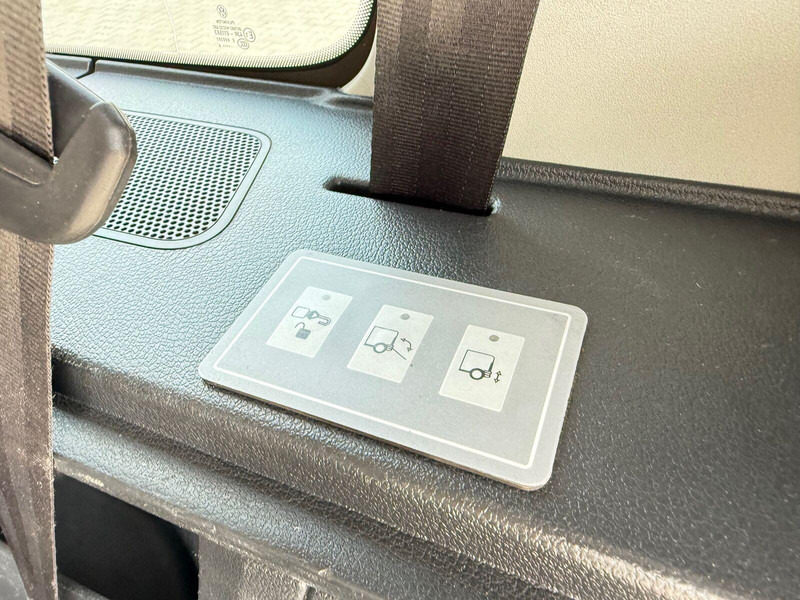 Volkswagen Caddy 2.0 TDI (7-Si.) DSG Maxi Family - Автомобил: слика 4 Volkswagen Caddy 2.0 TDI (7-Si.) DSG Maxi Family - Автомобил: слика 4