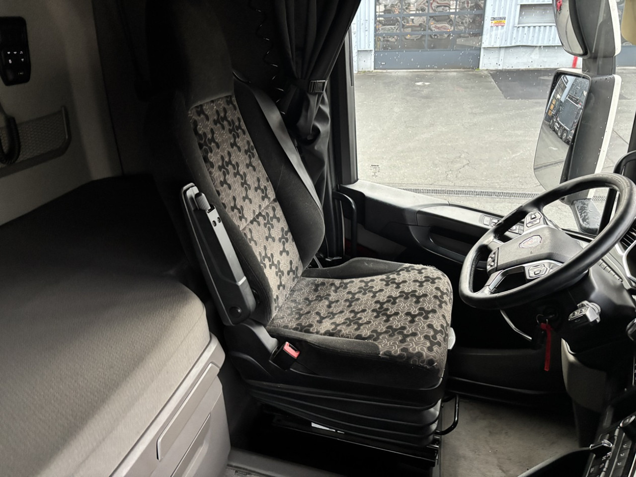 SCANIA R 500 A6x4NB - Камион влекач: слика 2 SCANIA R 500 A6x4NB - Камион влекач: слика 2