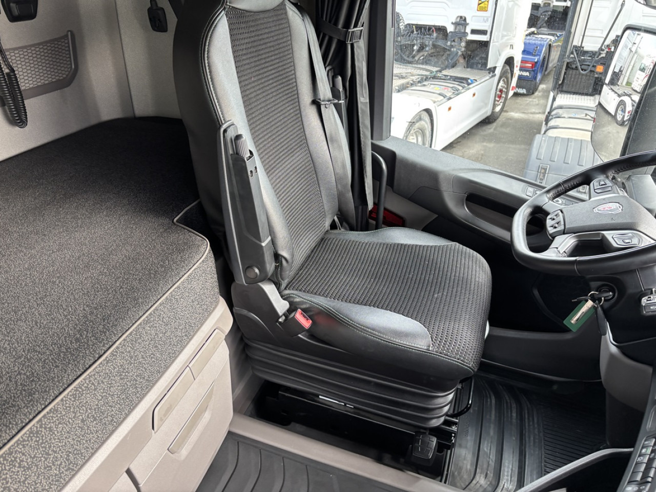 SCANIA R 530 A4x2NB - Камион влекач: слика 2 SCANIA R 530 A4x2NB - Камион влекач: слика 2