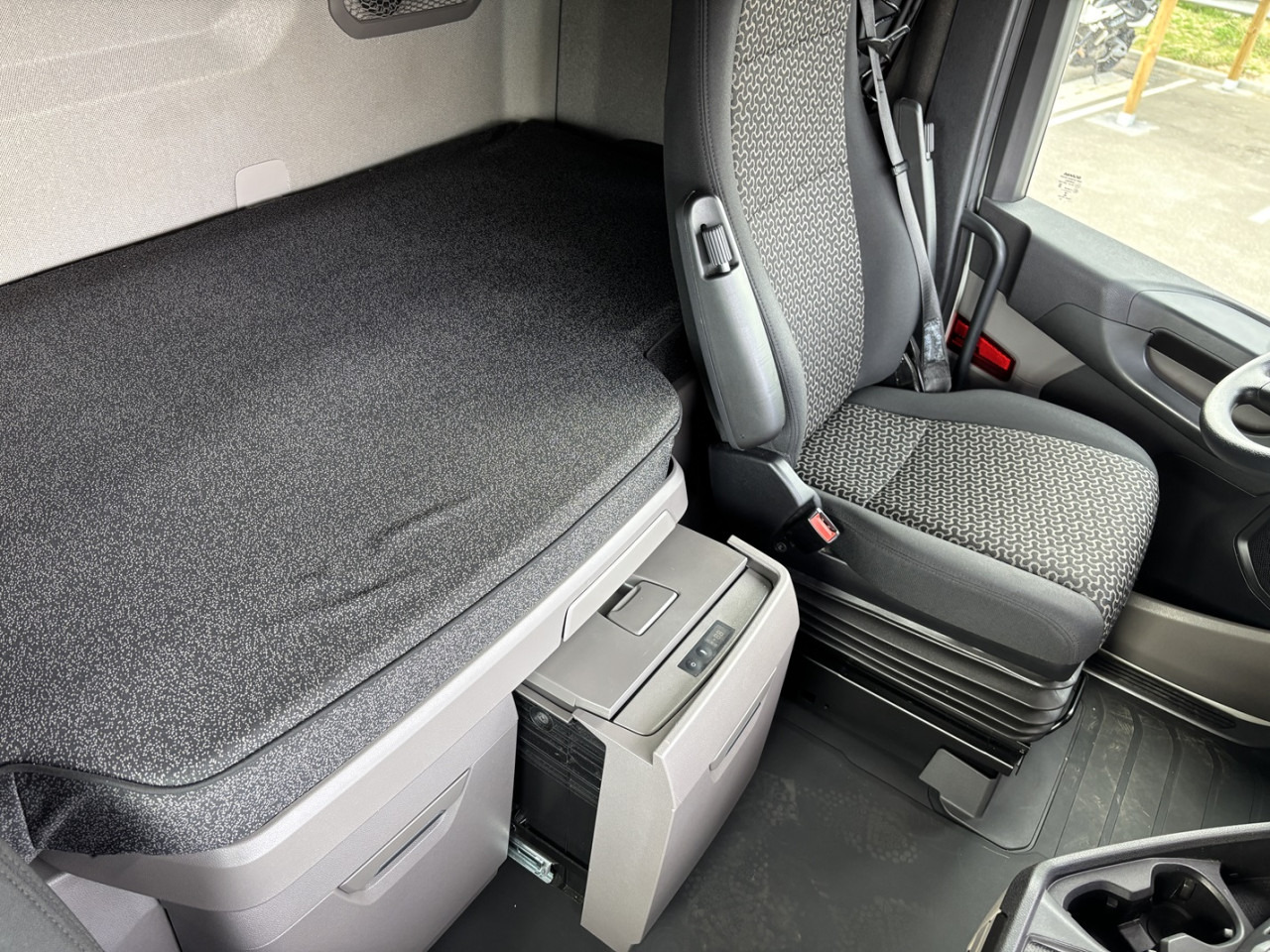 Лизинг на SCANIA S 500 A4x2NA SCANIA S 500 A4x2NA: слика 7 Лизинг на SCANIA S 500 A4x2NA SCANIA S 500 A4x2NA: слика 7