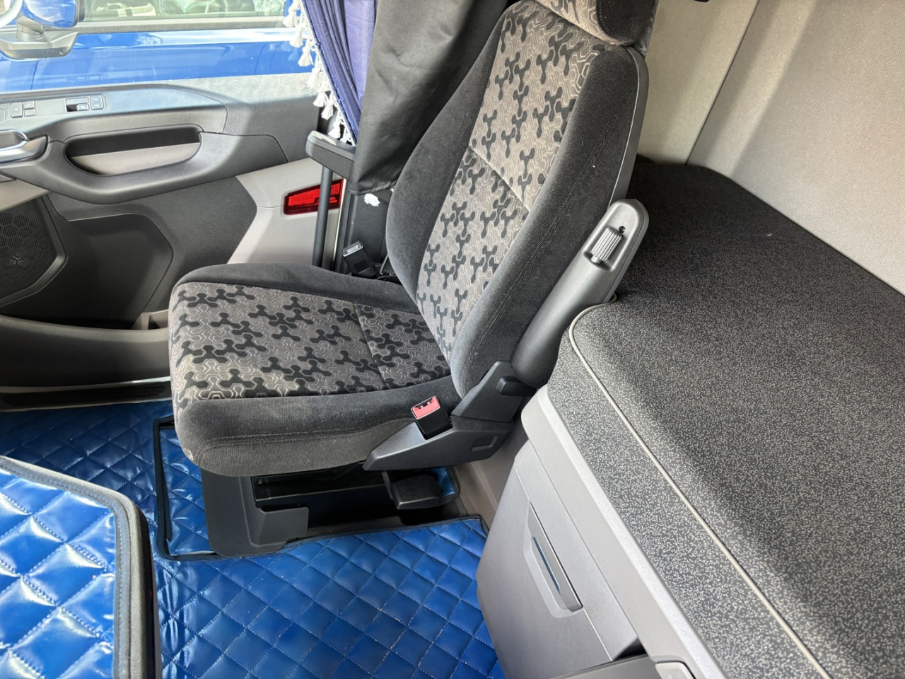 SCANIA S 500 A4x2NB - Камион влекач: слика 4 SCANIA S 500 A4x2NB - Камион влекач: слика 4