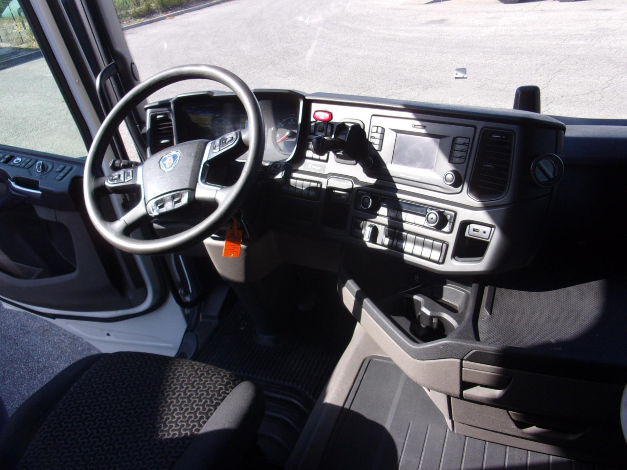 SCANIA R 450 A4x2NA - Камион влекач: слика 3 SCANIA R 450 A4x2NA - Камион влекач: слика 3