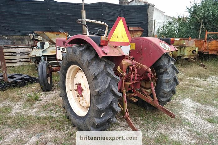 INTERNATIONAL 433 SA Farm Tractor | 2.5L Diesel | 4x2 | Brand New Tyres - Трактор: слика 5 INTERNATIONAL 433 SA Farm Tractor | 2.5L Diesel | 4x2 | Brand New Tyres - Трактор: слика 5
