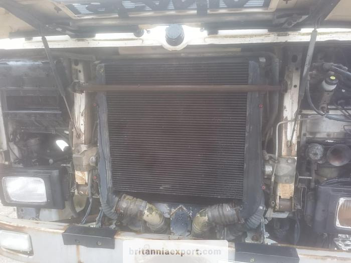 SCANIA P93H 280 6x2 10 Tyres Flatbed Truck – 26 Ton | On springs - Камион со платформа: слика 2 SCANIA P93H 280 6x2 10 Tyres Flatbed Truck – 26 Ton | On springs - Камион со платформа: слика 2