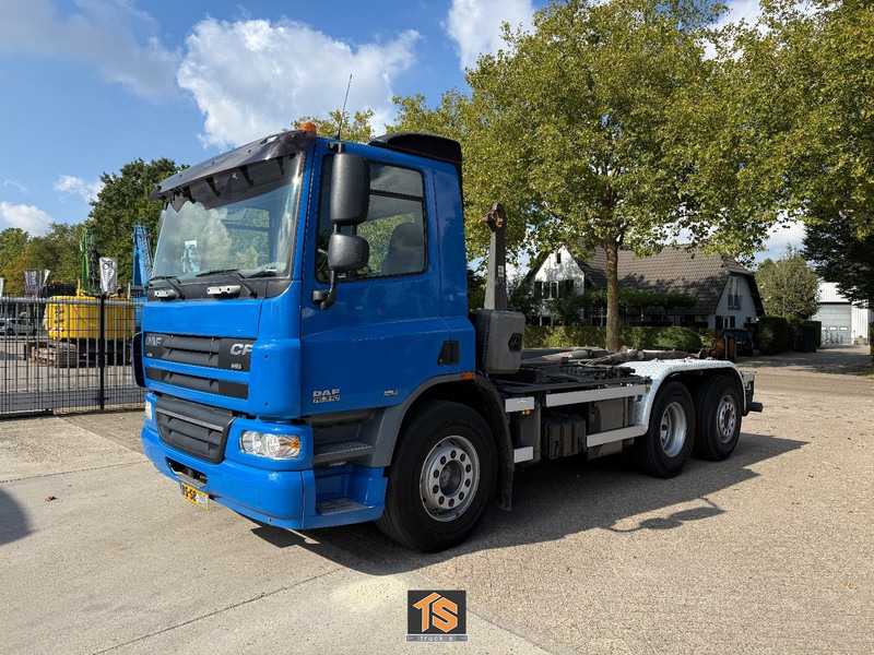 DAF FAN CF75 310 - AUTOMATIC - E4 - NL TOP TRUCK - TUV 2/26 - Транспортер на контејнер/ Камион со променливо тело: слика 1 DAF FAN CF75 310 - AUTOMATIC - E4 - NL TOP TRUCK - TUV 2/26 - Транспортер на контејнер/ Камион со променливо тело: слика 1