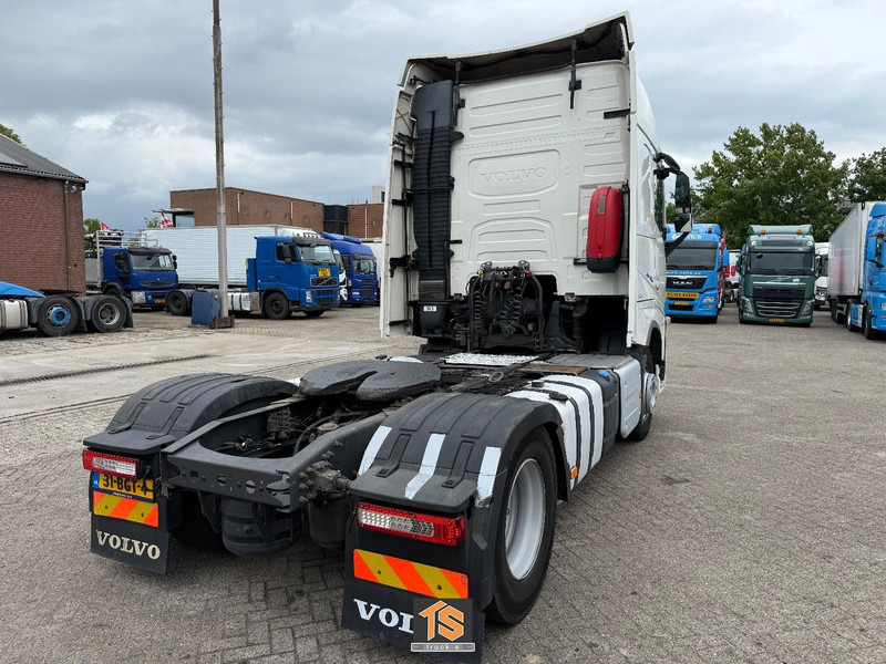 Volvo FH EURO 6 - AUTOMATIC - 2 TANKS - NL TRUCK - APK/TUV 02/2026 - NEW TACHO - TOP! - Камион влекач: слика 4 Volvo FH EURO 6 - AUTOMATIC - 2 TANKS - NL TRUCK - APK/TUV 02/2026 - NEW TACHO - TOP! - Камион влекач: слика 4